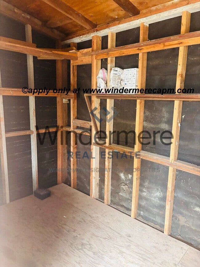 Building Photo - Charming, Bright & Clean 2-Story Home with...