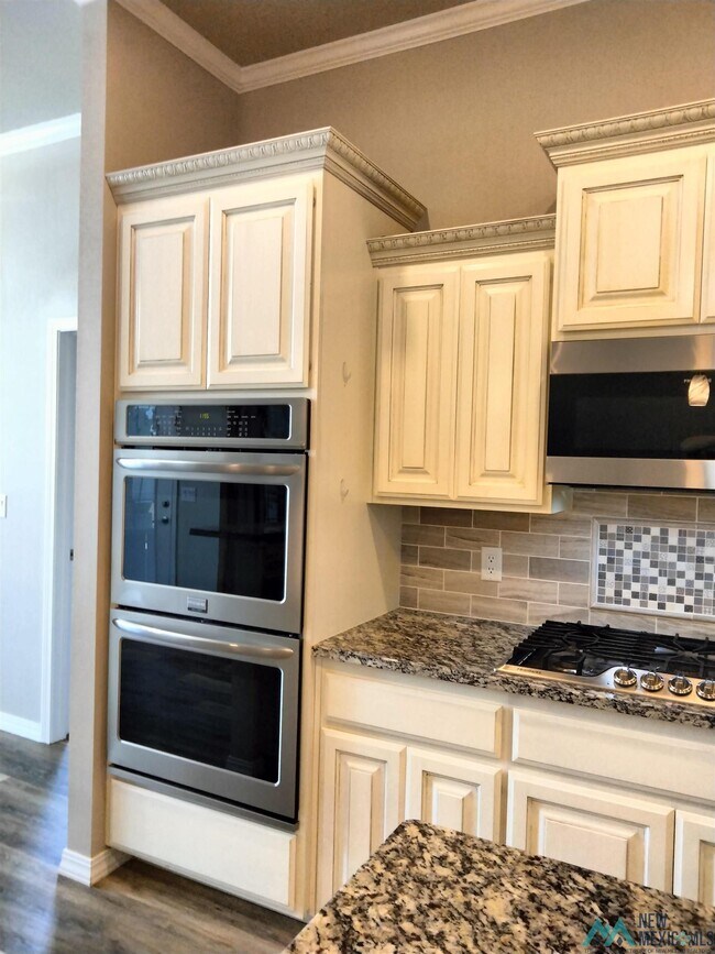 Building Photo - 621 Providence Cir