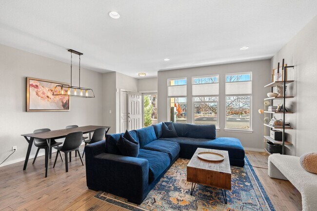 Building Photo - Modern Comfort Meets Mountain Convenience ...