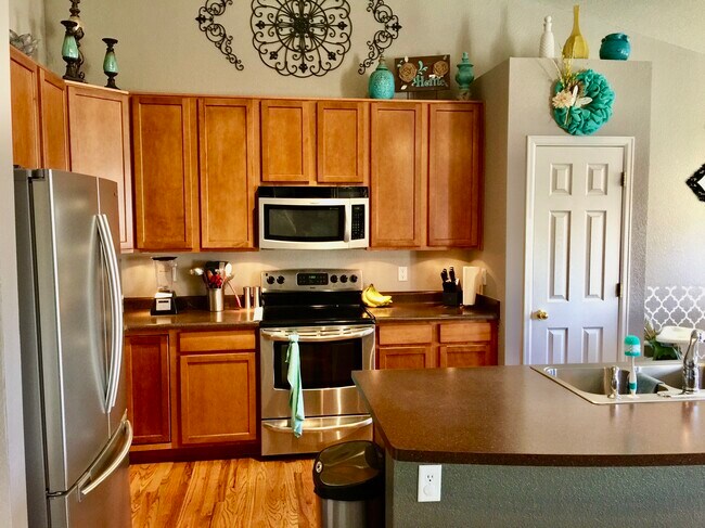 Building Photo - 12651 Jersey Cir E