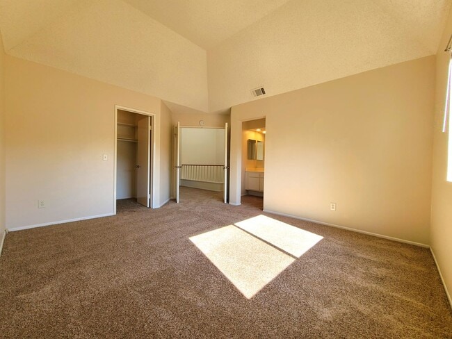 Building Photo - Two-Story, 2-Bedroom Mountain Vista Townho...