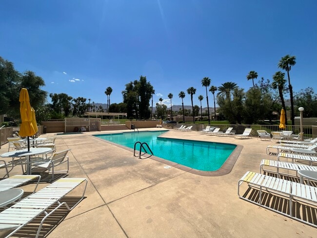 Building Photo - 47974 Oasis Ct