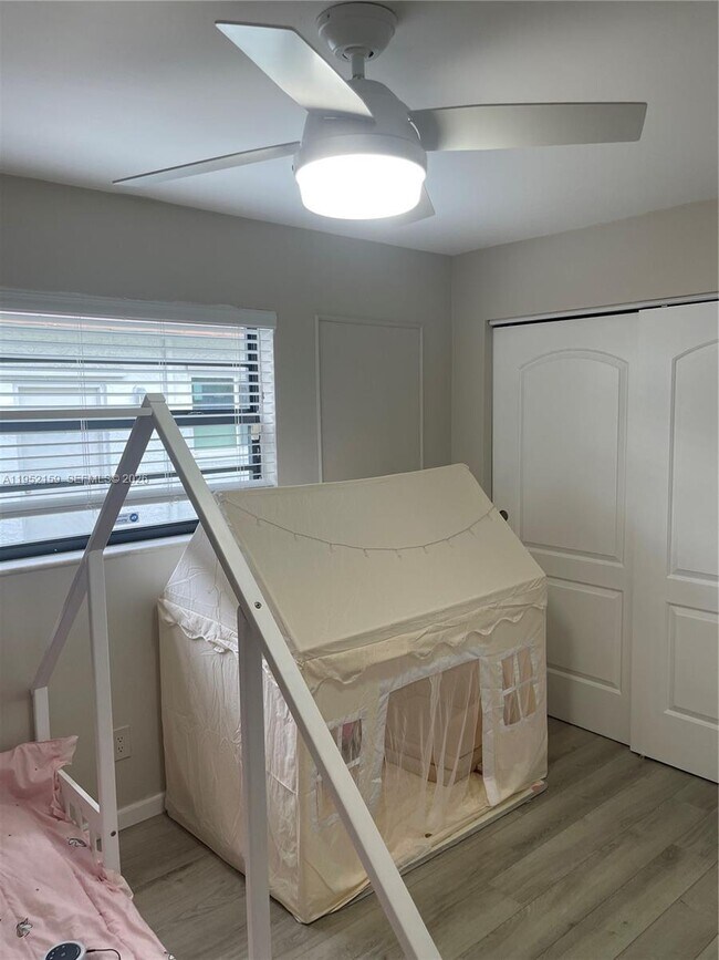 Building Photo - 10153 SW 51st St