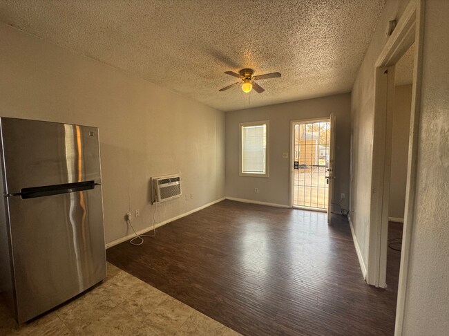 Building Photo - 1-Bedroom Home Close to Texas Tech!