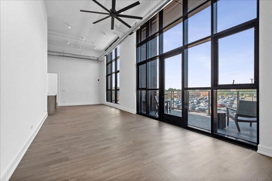 Building Photo - 728 Waukegan Rd