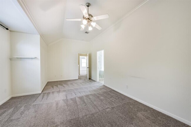 Building Photo - 2322 Chenevert St