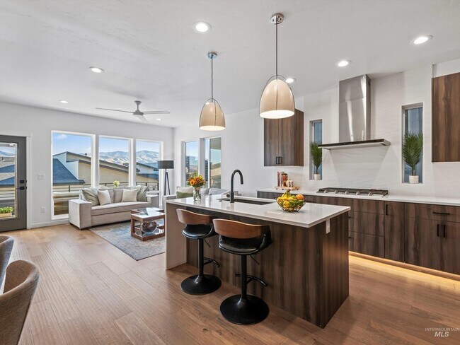 Building Photo - 1251 E Echelon Rdg Ln