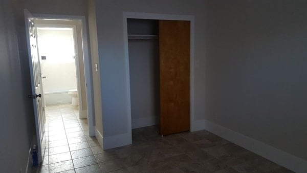 Building Photo - 1109 W Plum St