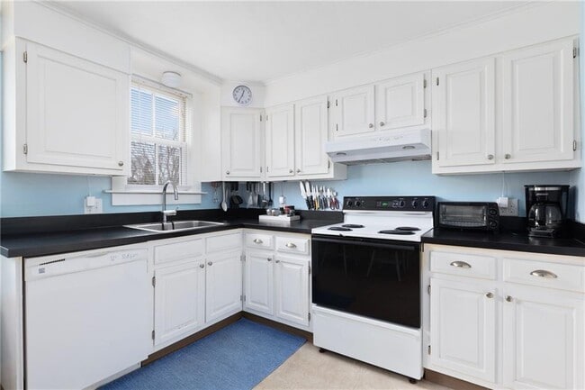 Building Photo - 59 Mt Hope Ave