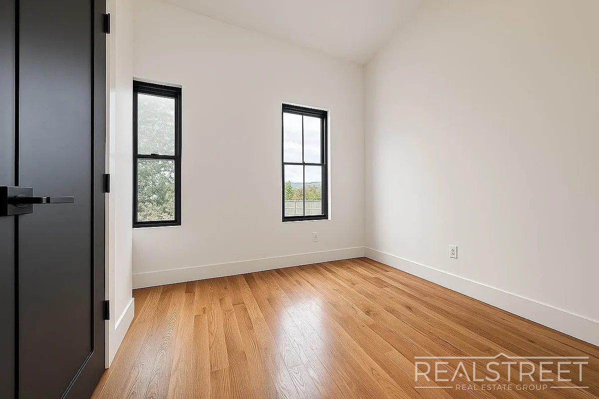 Building Photo - Williamsburg Gem – Brand New 3-Bed, 1.5-Ba...