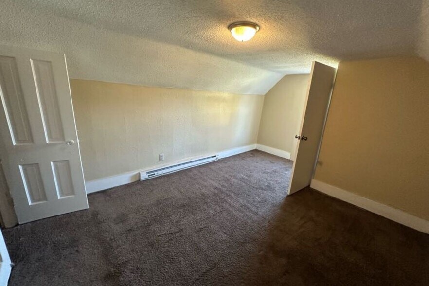 Building Photo - 1643 Columbia Ave