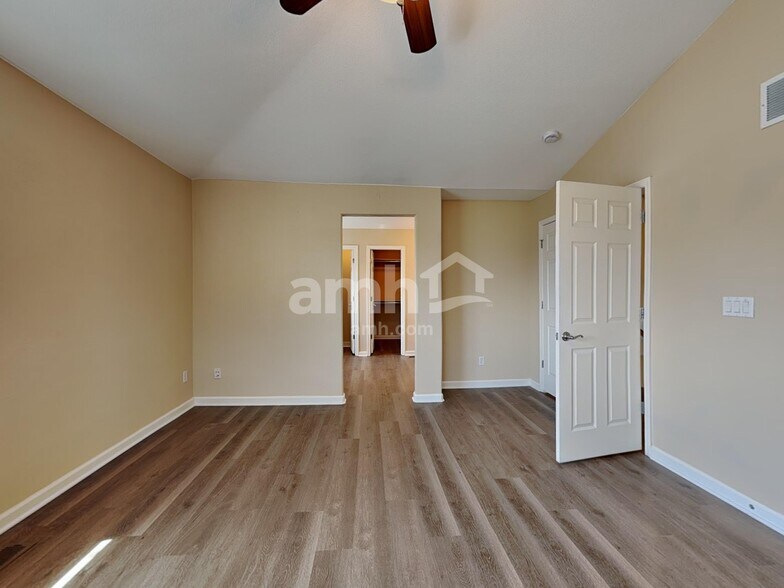 Building Photo - 9742 Jasper Dr