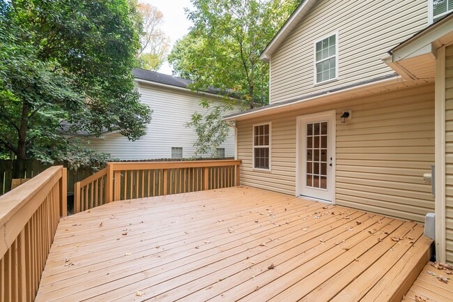 Building Photo - Cozy newly renovated 4 bedroom home on Hic...