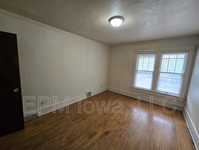 Building Photo - 118 1/2 Harrison Street