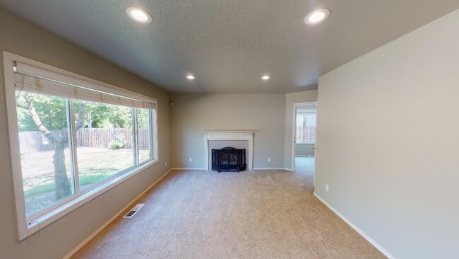 Building Photo - Wilsonville - Newly Updated 4 Bed + Bonus, Central Air, Cul-De-Sac!