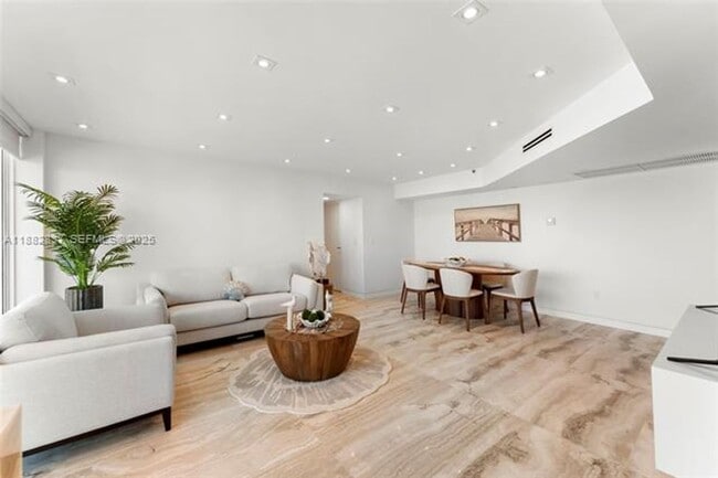 Building Photo - 5900 Collins Ave