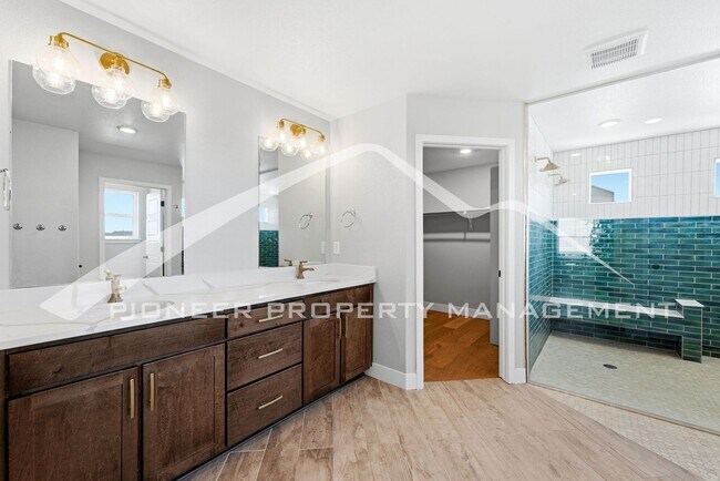Building Photo - Stunning Home with Central AC and 2-Car Garage