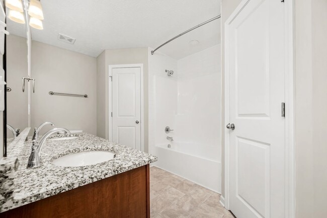 Building Photo - 107 Meadowbrook