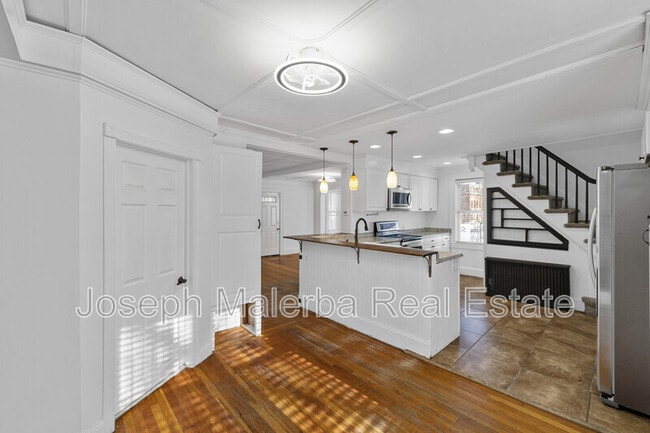 Building Photo - 44 Providence St