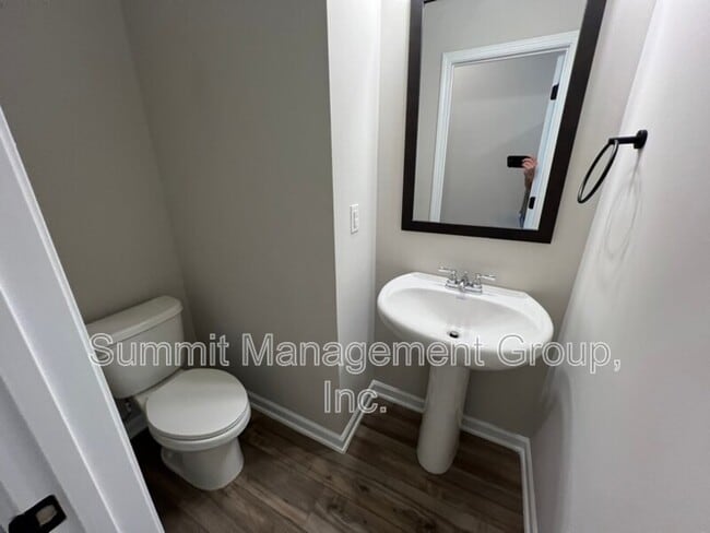 Building Photo - 130 Skipjack Ct