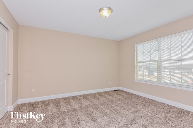 Building Photo - 678 Lost Canyon Blvd