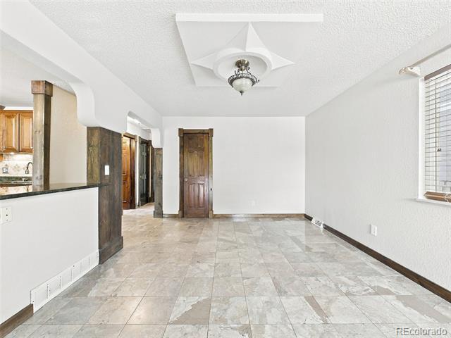 Building Photo - 3137 W 20th Ave