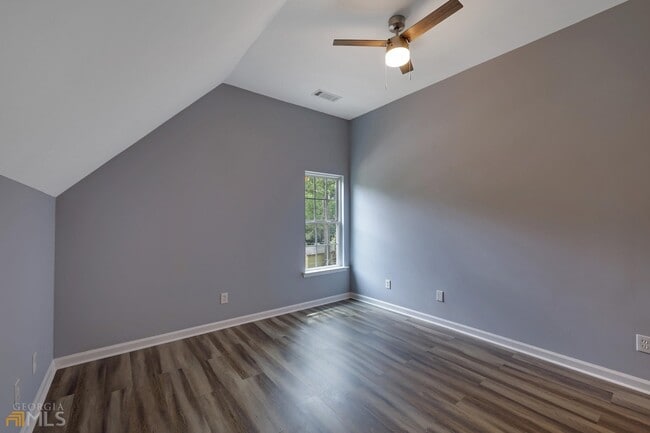 Building Photo - 528 Emily Pl NW