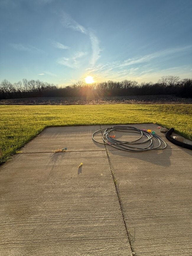 Building Photo - Silver Creek Meadows Subdivision