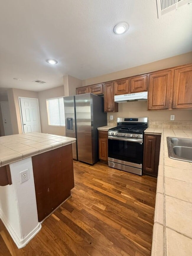 Building Photo - 5172 Dillingham Dr