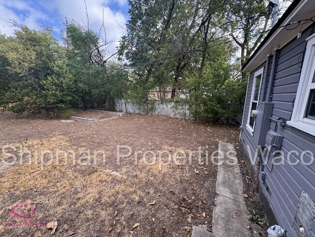 Building Photo - 3125 Reuter Ave