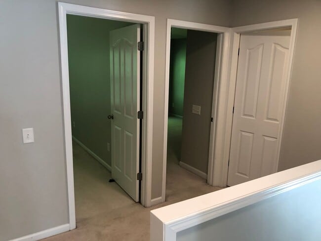 Building Photo - This lovely townhome is located in the highly desirable community of Blakeney Preserve just off R...
