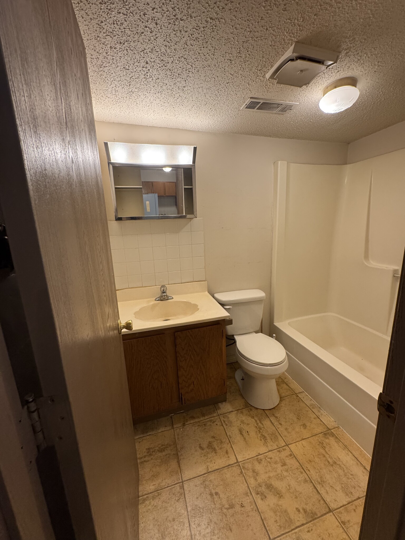 Building Photo - 105 Pelican Dr