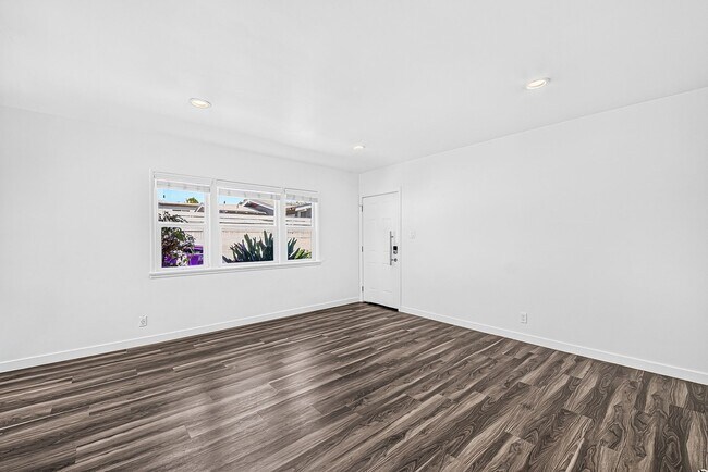 Interior Photo - 4308 E 4th Street