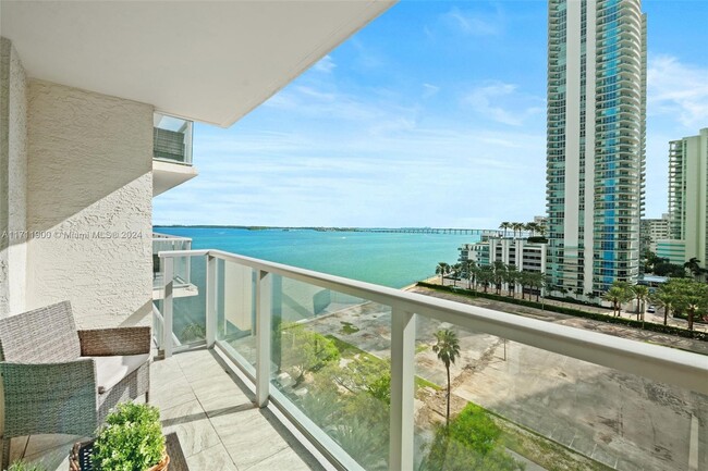 Building Photo - 1155 Brickell Bay Dr