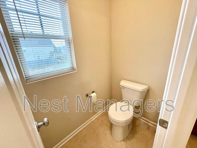 Building Photo - 311 Highgrove Dr