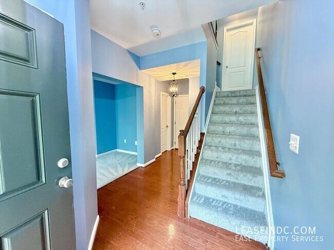 Building Photo - 424 Ava Way NE