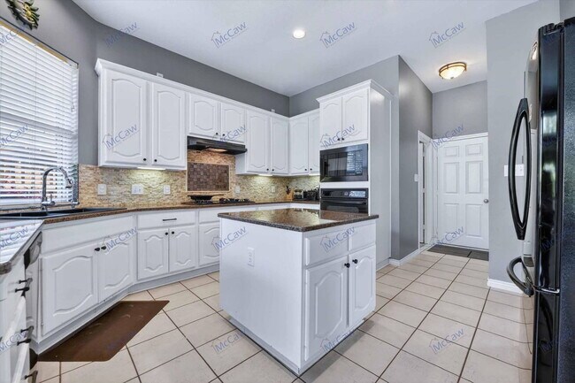 Building Photo - 3401 Chadwick Dr