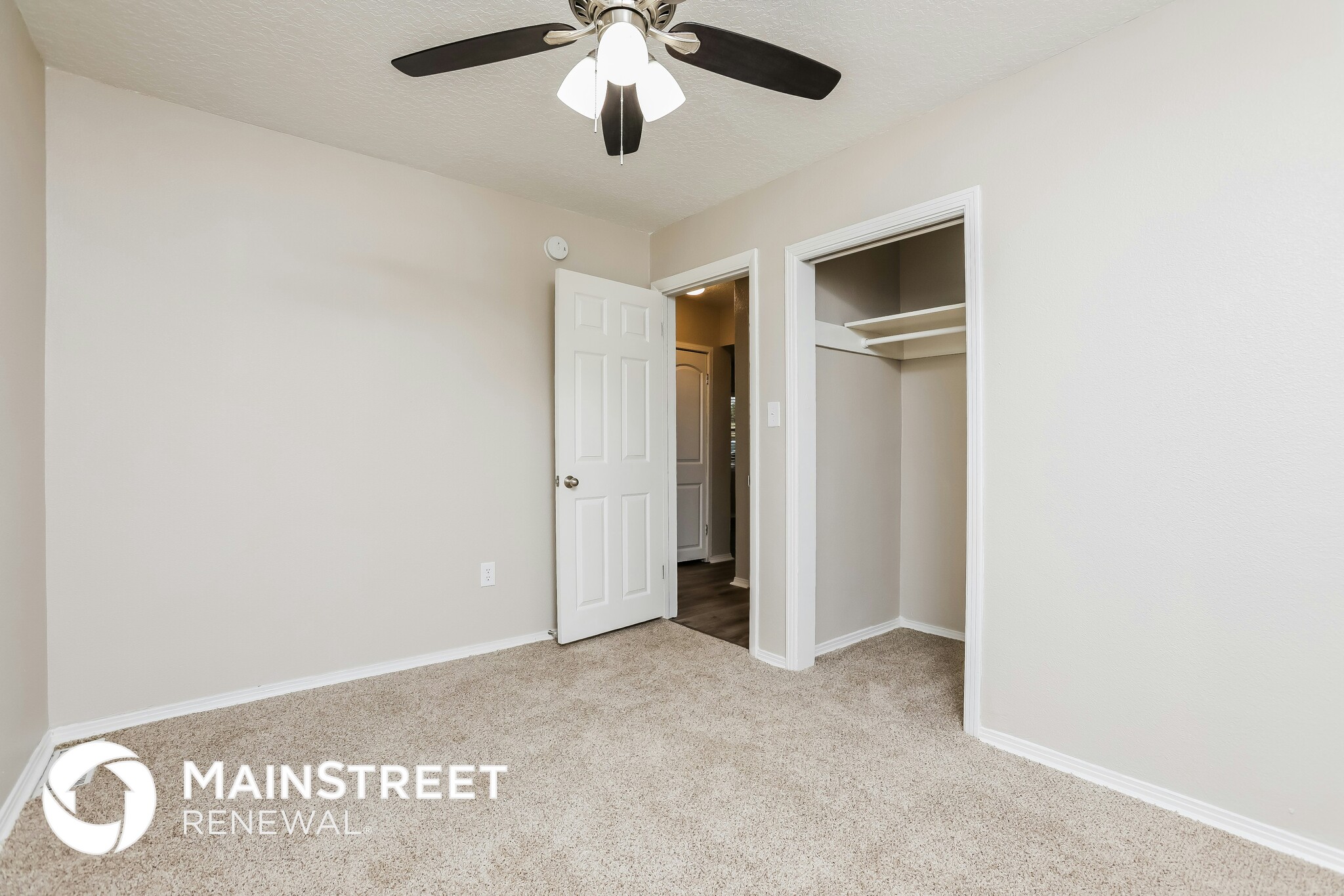 Building Photo - 1171 Lakeview Dr