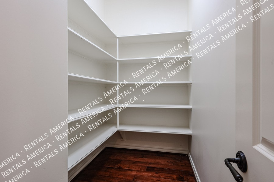 Building Photo - 130 W Tonto Dr