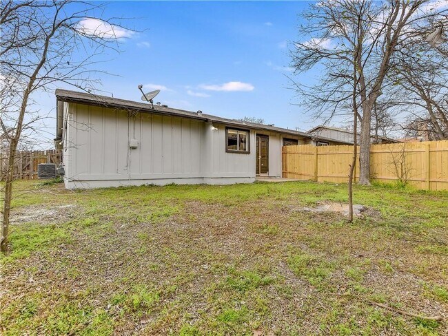 Building Photo - 9405 Quail Meadow Dr