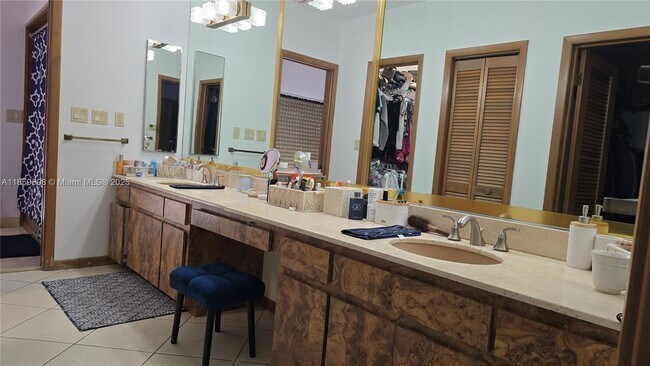 Building Photo - 15305 SW 74th Ct