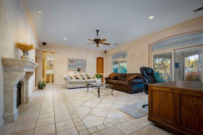 Living room picture one - 18874 Meadowlark Ct