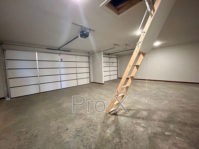 Building Photo - 1900 Charles St