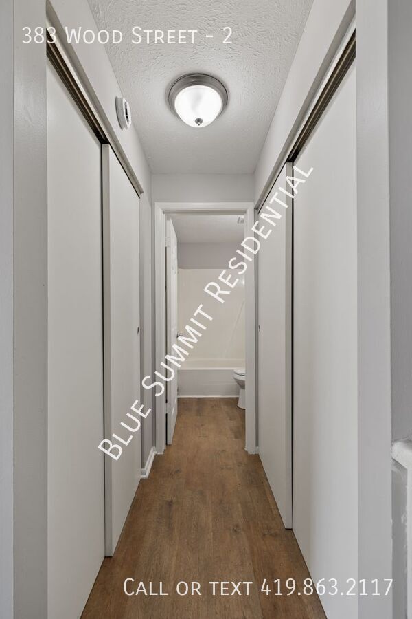 Building Photo - 383 Wood St