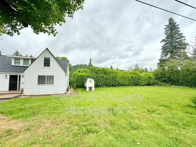 Building Photo - 1335 I St