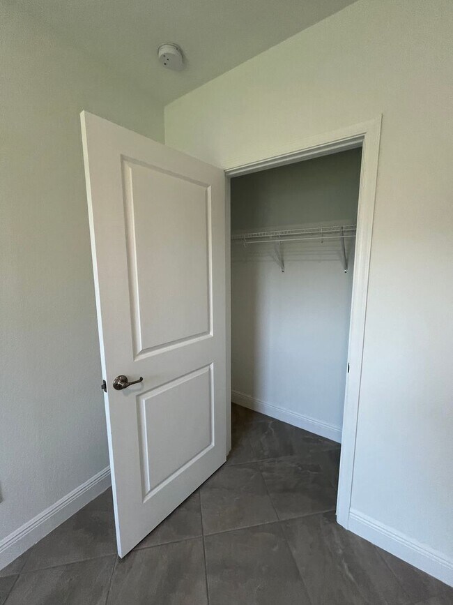 Building Photo - Annual Rental in Port St Lucie