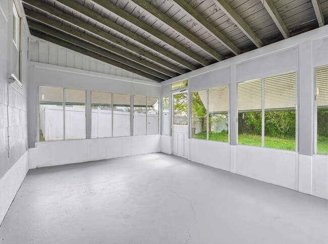 Building Photo - Fully Renovated Rental with Designer Kitchen, Modern Bath & Bonus Spaces – Stratford, NJ