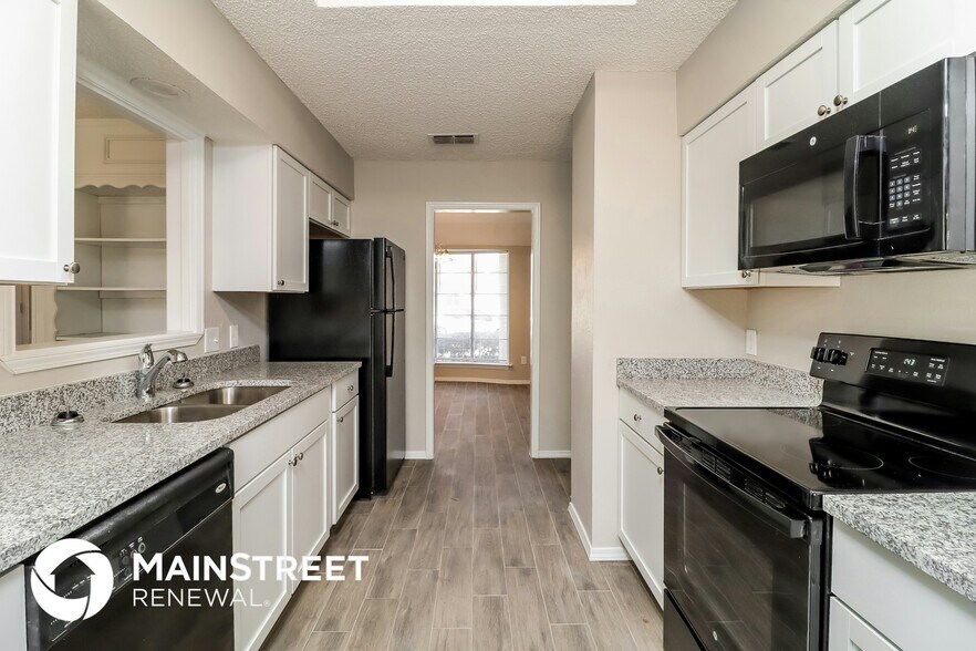 Building Photo - 4104 Firethorn Dr