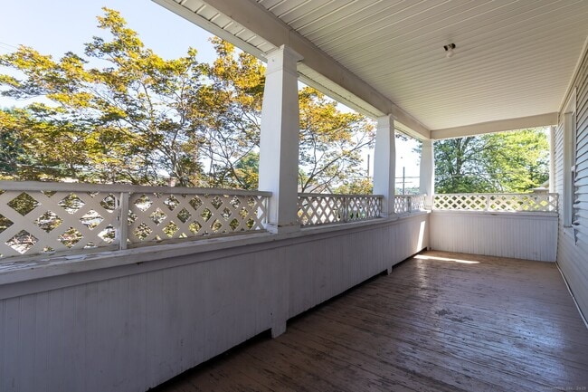 Building Photo - 207 Divinity St
