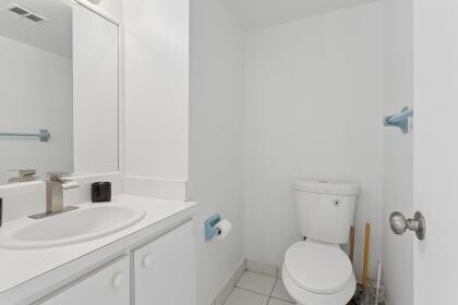 Building Photo - 8027 Lagos De Campo Blvd